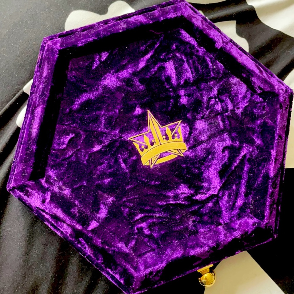 Jeffrey Star Blood Lust Eyeshadow pallet